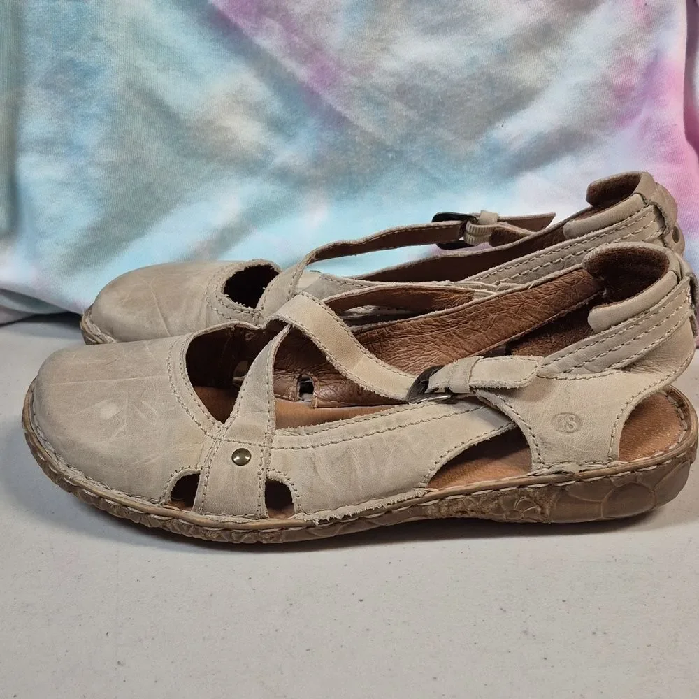 Josef Seibel Size 40 Light Tan Buckle Style Flat